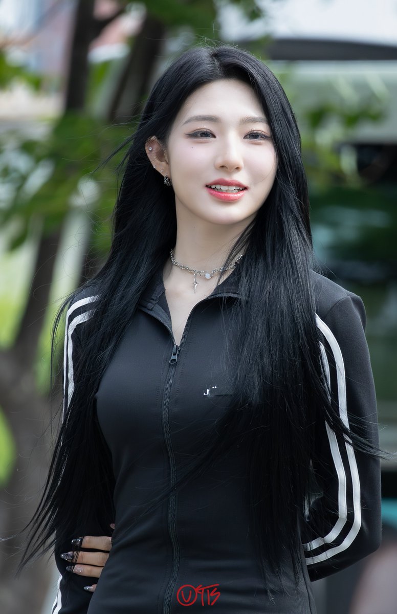 240511 tripleS 미니팬미팅  

#tripleS #트리플에스 #トリプルS
#トリプルエス #トエス
#ASSEMBLE24 #Girls_Never_Die 
#신위 #Xinyu #周心语 #シンウィー
