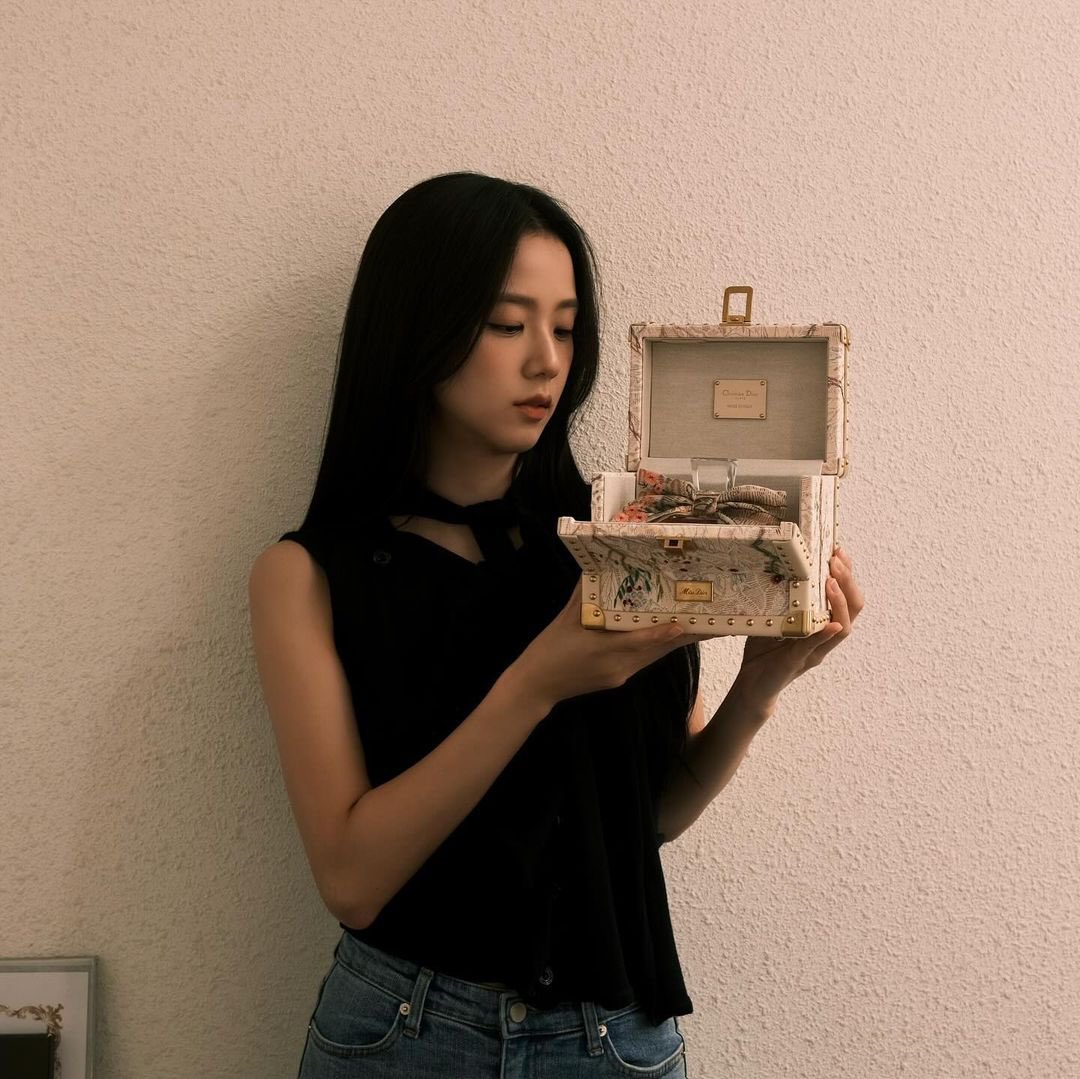 #JISOO instagram update.