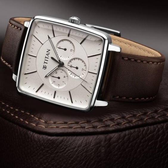 theinspirespy's tweet image. The Best Square Watch for Men for a Modern Look dlvr.it/TDQF92