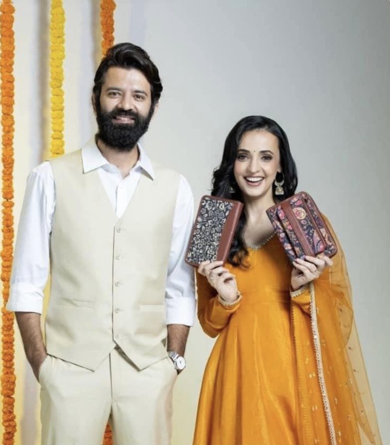 Arnavkhushi75's tweet photo. ❤️❤️❤️❤️❤️❤️❤️❤️❤️
#SaRunIsBack
#BarunSobti #SanayaIrani #SaRun #BarunSanaya
#Arshi #ArnavKhushi #IPKKND #zoukonline https://t.co/7asWkr2npN