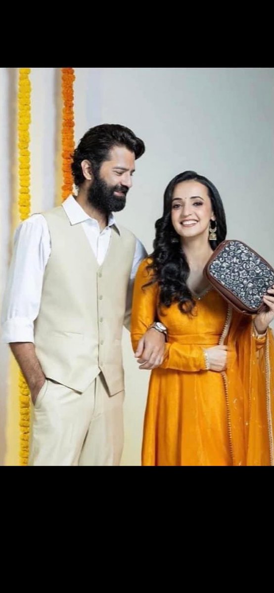 Arnavkhushi75's tweet photo. ❤️❤️❤️❤️❤️❤️❤️❤️❤️
#SaRunIsBack
#BarunSobti #SanayaIrani #SaRun #BarunSanaya
#Arshi #ArnavKhushi #IPKKND #zoukonline https://t.co/7asWkr2npN