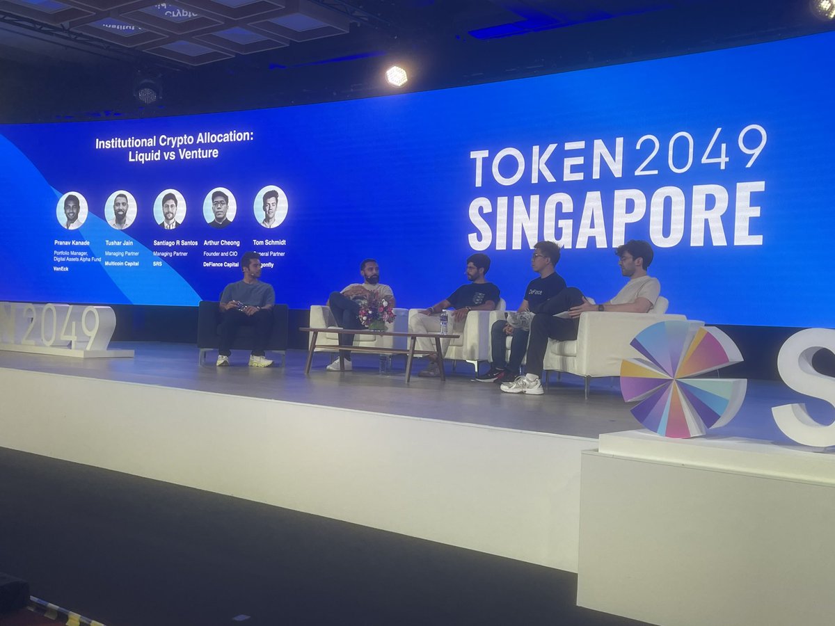 DanielIshag's tweet photo. Token 2049 day 2 https://t.co/TcrS38LmcM