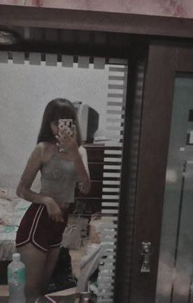 以前真的比較瘦餒 但是沒有奶😑 https://t.co/FSOE3MZFkA