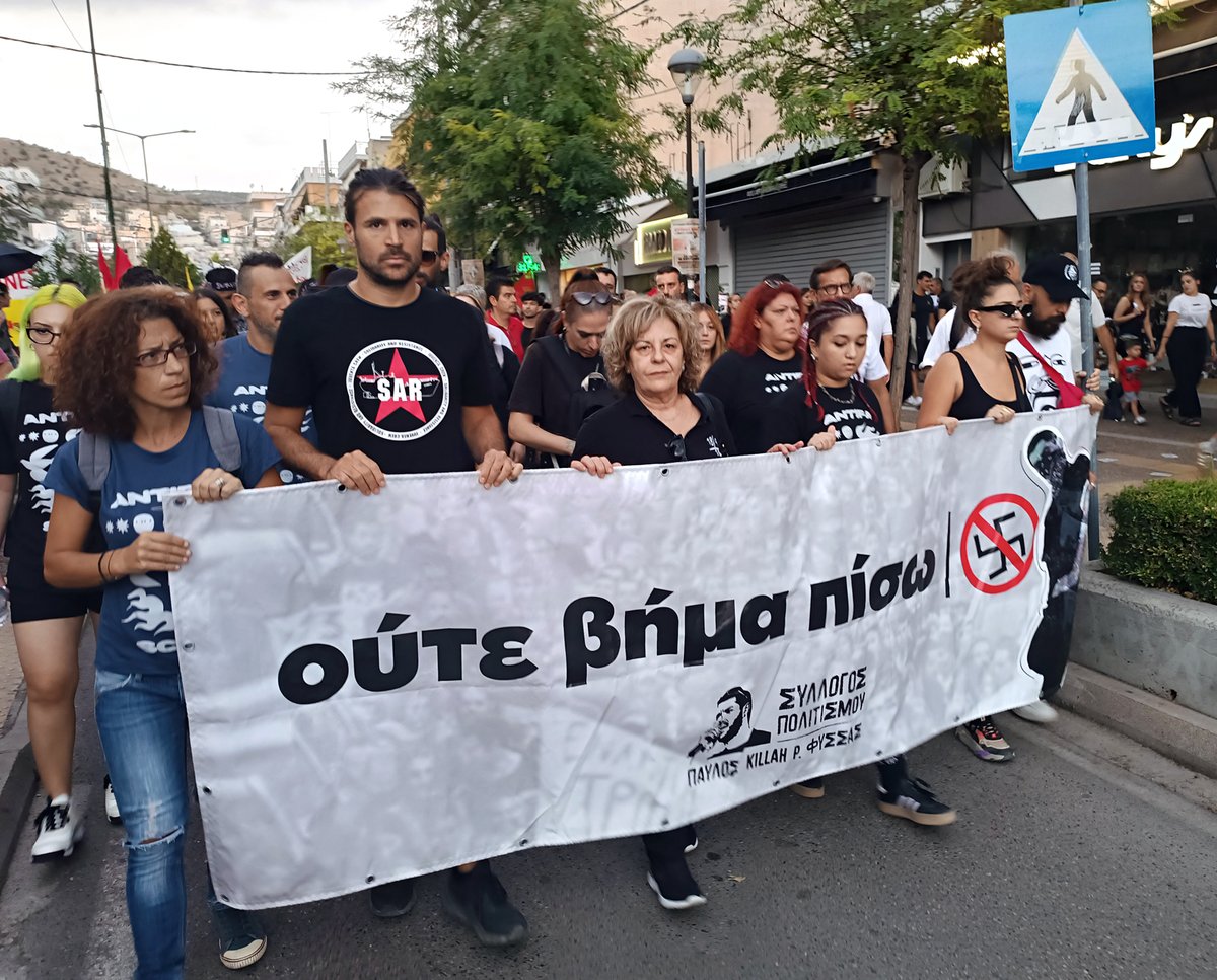 KA_press's tweet photo. Μαζική ήταν η διαδήλωση στο Κερατσίνι για τα 11 χρόνια από τη δολοφονία του Παύλου Φύσσα από τους εγκληματίες φασίστες της Χρυσής Αυγής.
Ο φασισμός και σύγχρονος ολοκληρωτισμός τσακίζονται με ανατρεπτικούς αγώνες το μήνυμα χιλιάδων:
#antireport #fyssas https://t.co/CZZoRcio40