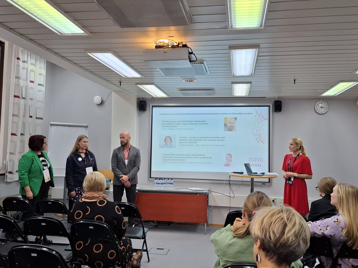 Paneelissa mukana Timo Alatalo <a href="/NivalanKaupunki/">Nivalan kaupunki</a>, Marja Lehtoranta <a href="/hyvaks/">Keski-Suomen hyvinvointialue</a> ja Katja Rippstein <a href="/mllvsp/">MLL Varsinais-Suomi</a>. <a href="/Kuntaliitto/">Kuntaliitto | Kommunförbundet</a> Liisa Jurmu fasilitoi. Yhteinen näkemys siitä, että järjestöjen laaja osaaminen saatava kaikkialla perhekeskusten käyttöön vahva.
