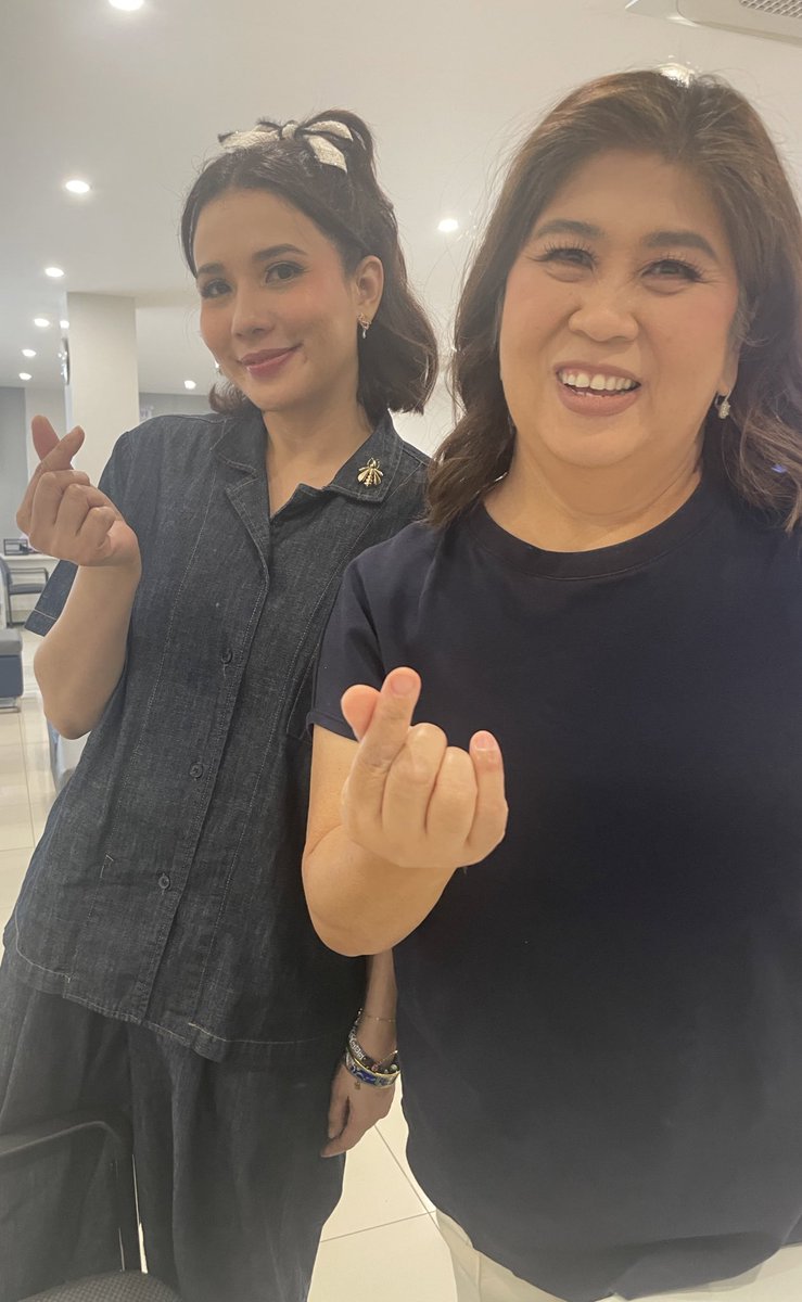 anakarylle's tweet image. #KMJS moment with Miss JS herself. She is so sweet to our family and sent so much love when my dad passed away. She was my Uncle Jo’s classmate. Ang cute talaga when you hear people talk about their school life. The stories are always so light and pretty. #JessicaSoho