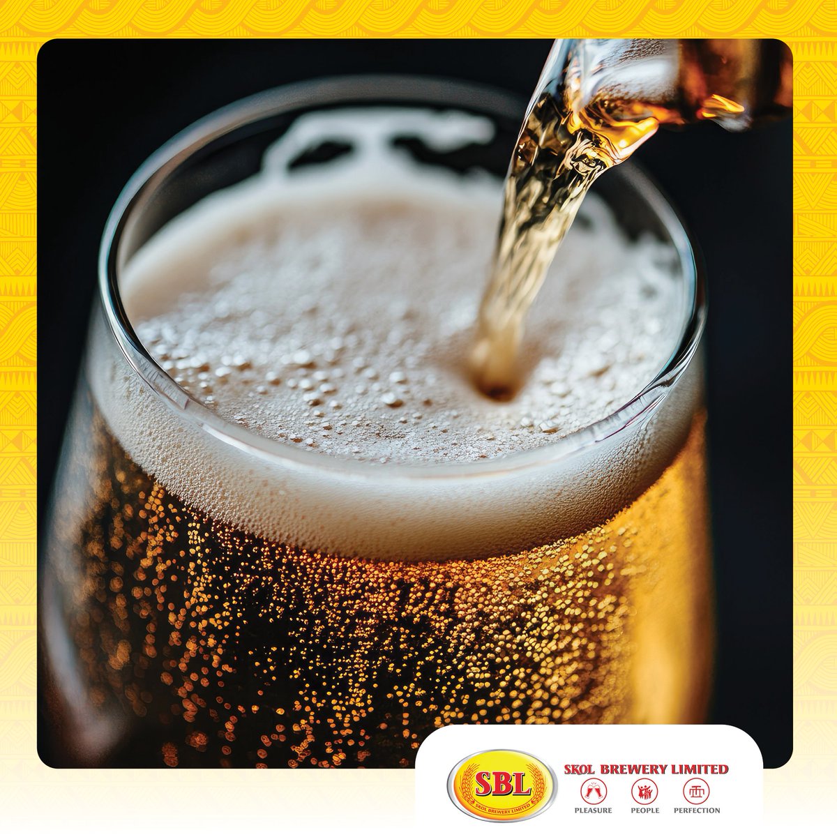 SkolRwanda's tweet photo. A pour that hits the spot every time. SKOL, your ultimate refreshment. 
#SKOLBrewery #DedicatedToQuality https://t.co/kf7Wu6bnQw