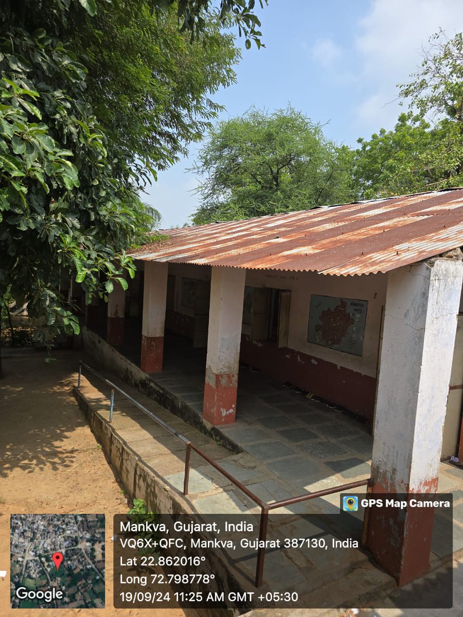 DabhiVimal2's tweet photo. ખેડા જિલ્લા ના મહેમદાવાદ તાલુકા નું માંકવા ગામ 15000 ની વસ્તી ધરાવે છે ગામ આવેલ પ્રાથમિક શાળા ના તમામ રૂમ જર્જરિત થઇ ગયેલ છે બાળકો બહાર ભણવા માટે મજબુર છે યોગ્ય ગટતું કરવા વિનંતી. 🙏🏻 વધુમાં ગામ માં આરોગ્ય કેન્દ્ર ની પણ સુવિધા નથી. https://t.co/NN7ufxzZhj