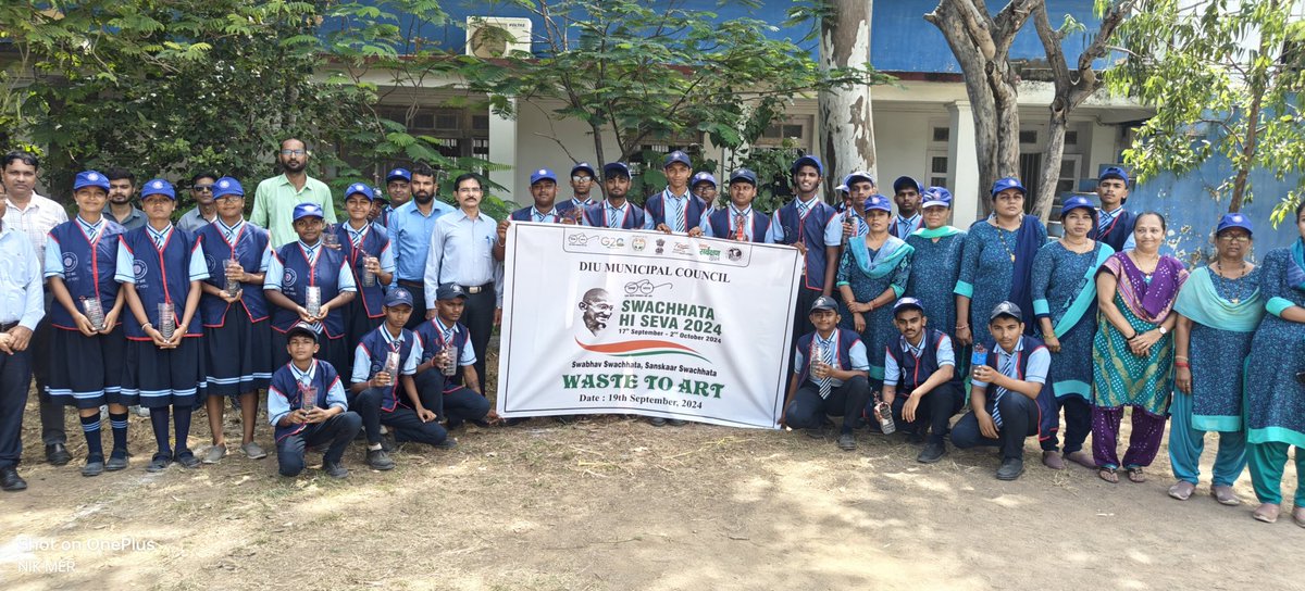 NssGhssDiu's tweet photo. #NSS volunteers of GHSS DIU planted saplings in waste plastic bottles in collaboration with Diu Municipal Corporation.

#SwachhataHiSeva #CleanIndia #MYBharat #SwabhavSwachhata #SanskaarSwachhata #SwachhBharatMission #SHS20 @PMOIndia @mygovindia @pibyas @PIB_India https://t.co/mO1Rt7gYSn