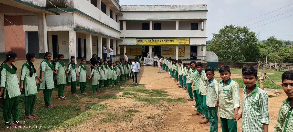 नगर पंचायत बासुकीनाथ अंतर्गत स्वच्छता ही सेवा पखवाड़ा के तहत आज 19 सितंबर को मानव श्रृंखला एवं स्वच्छता शपथ का आयोजन उत्क्रमित मध्य विद्यालय, बासुकीनाथ वार्ड संख्या 4 में किया गया <a href="/SwachhBharatGov/">Swachh Bharat Urban</a> <a href="/SwachhBharat/">Swachh Bharat Mission - Grameen</a>#SHS2024 #SwabhavSwachhata
#SanskaarSwachhata #SwachhataHiSeva2024