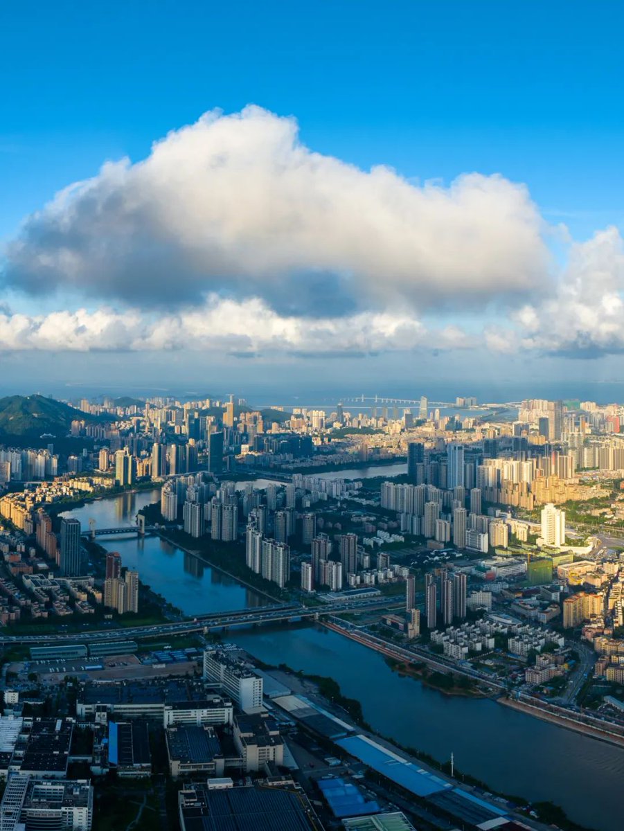 ExploreZhuhai's tweet photo. World Rivers Day is just around the corner! @InvestNantong
Today, we're highlighting Qianshan River, known as the "Mother River" of Zhuhai. Originating from Wugui Mountain in Zhongshan, it has nurtured generations of people. 
#ProtectBlue #LanRuoruo #WorldRiversDay https://t.co/sSFaHPg7f1
