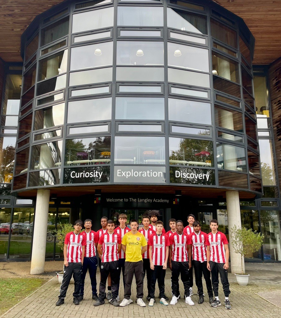 Brentford FC CST tweet media