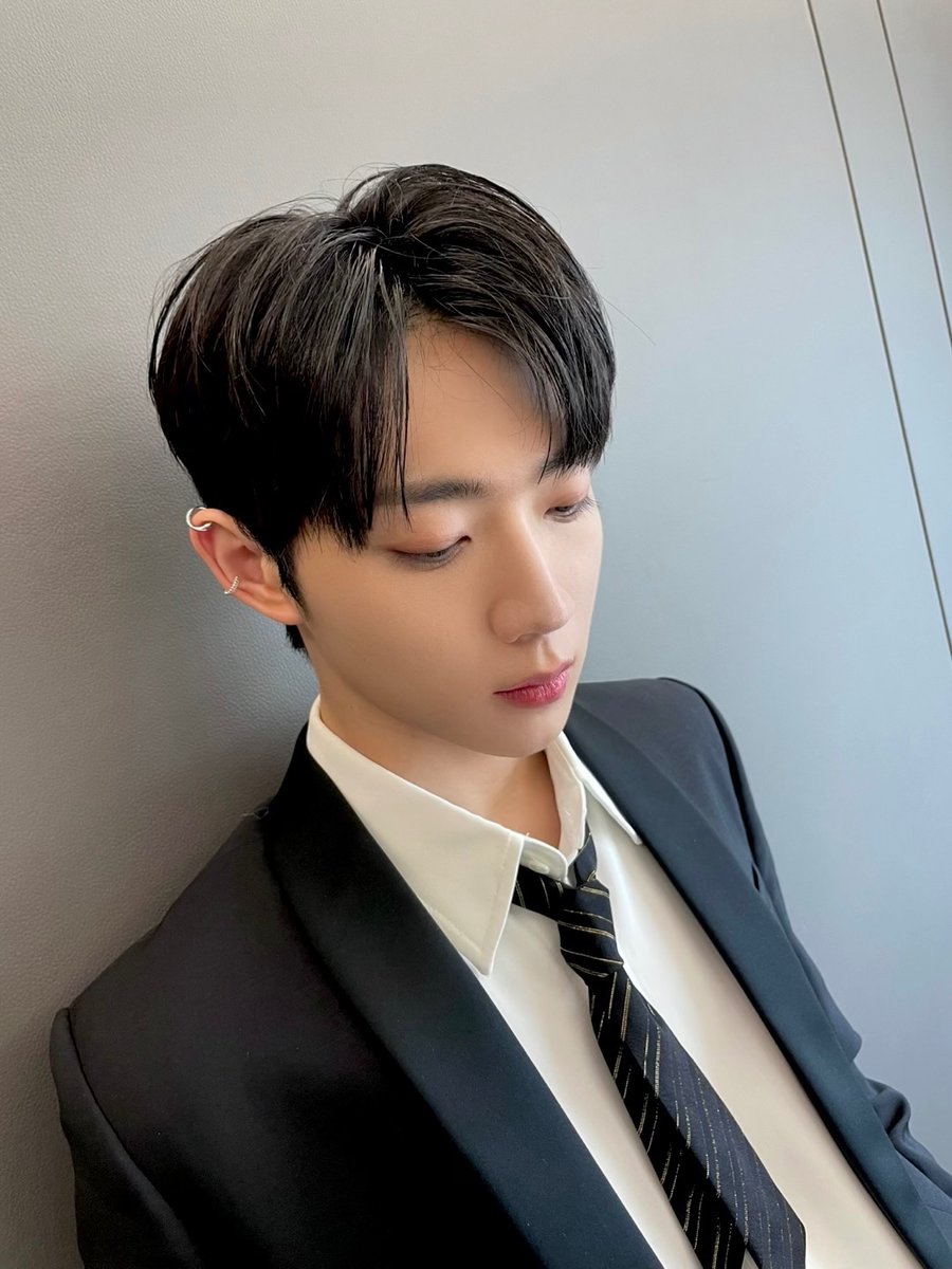 TPST_twt's tweet photo. [#형섭] 로투킹 첫방 화이팅🩵💪🏻 https://t.co/eChCPw2ija