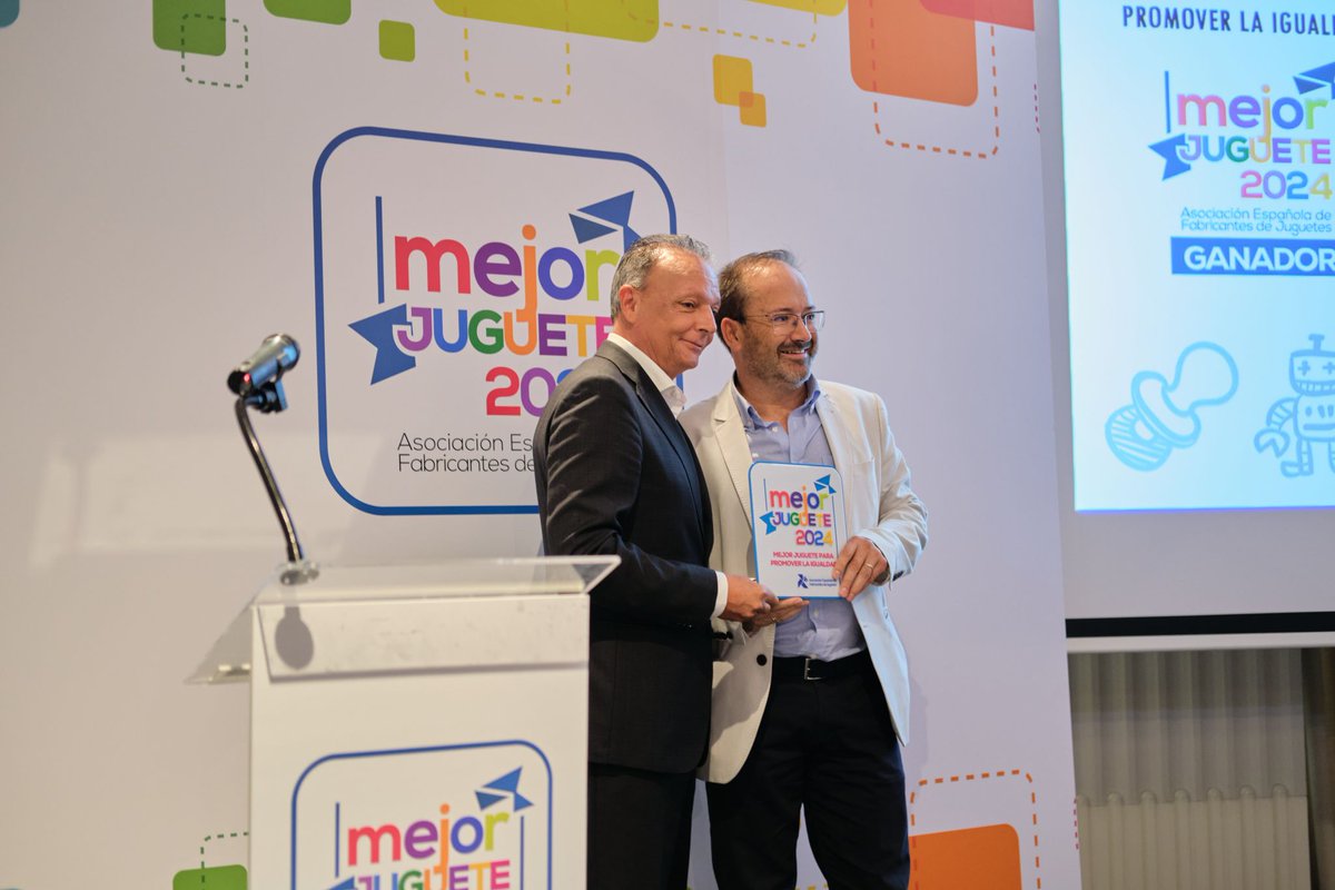 🎉 ¡Enhorabuena a PAOLA REINA! 🎉 Su muñeca Pilar la Inventora ha sido galardonada como el Mejor Juguete para Promover la Igualdad en los Premios al Mejor Juguete del Año 👏💪🎨 

#PAOLAREINA #PremiosJuguete #Igualdad #Onil