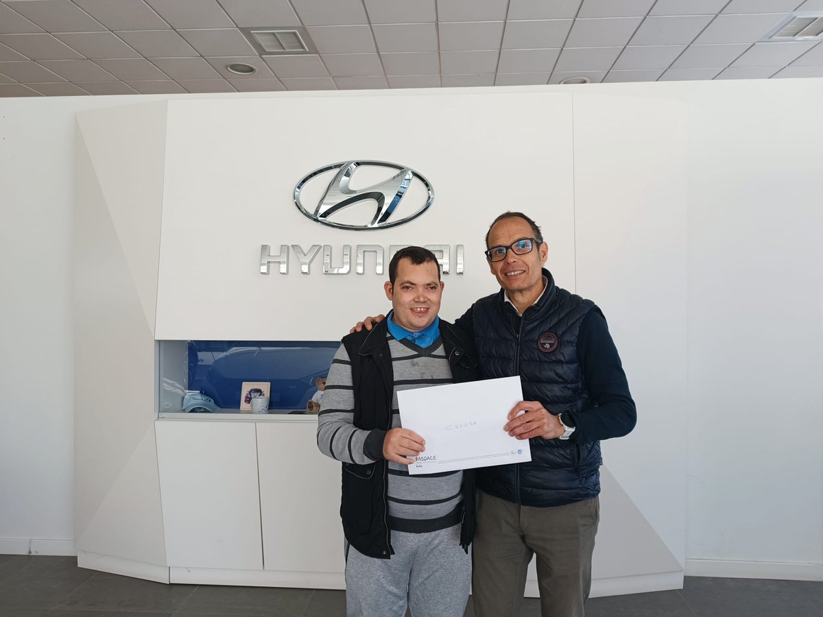 Desde ASPACE Ávila, respaldada por la Junta de Castilla y León,  el Fondo Social Europeo y la Gerencia Territorial de Servicios Sociales, seguimos desarrollando  programas específicos de inserción socio laboral. En eta ocasión, con el grupo Cervera y a través de su Gerente Javier