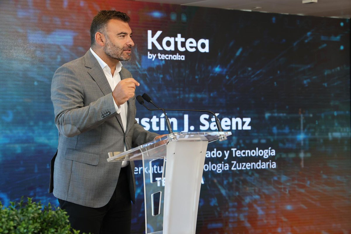 TECNALIA (@tecnalia) on Twitter photo ❗ ❗ El evento #KATEA acaba de comenzar.
Nuestro director de estrategia, mercado y tecnología, <a href="/ajsaenz/">Agustin J. Saenz</a> , acaba de dar la bienvenida a los asistentes con un discurso inspirador.
👇👇👇
#TECNALIADigitalPlatforms #TECNALIADigital 🚀
#Innovación #Tecnología ❗ ❗ El evento #KATEA acaba de comenzar.
Nuestro director de estrategia, mercado y tecnología, <a href="/ajsaenz/">Agustin J. Saenz</a> , acaba de dar la bienvenida a los asistentes con un discurso inspirador.
👇👇👇
#TECNALIADigitalPlatforms #TECNALIADigital 🚀
#Innovación #Tecnología