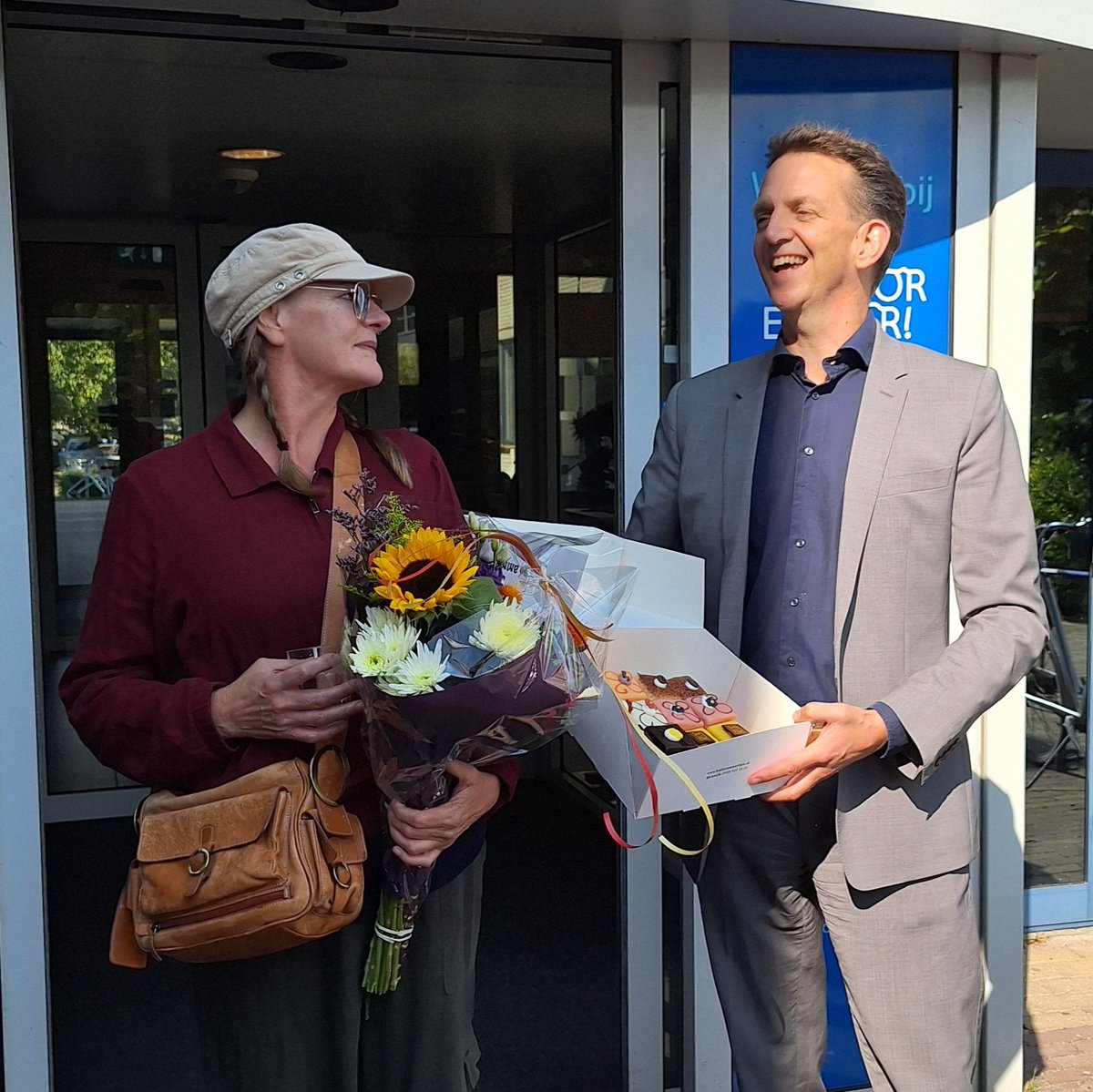 Geweldig nieuws! Omroep Delft krijgt €250.000 subsidie van het rijk om verder te groeien als onafhankelijk medium in Delft. Hoofdredacteur Gitta Fleuren en wethouder Frank van Vliet zijn blij met deze erkenning. Deze steun versterkt lokaal nieuws en de verbinding met inwoners!