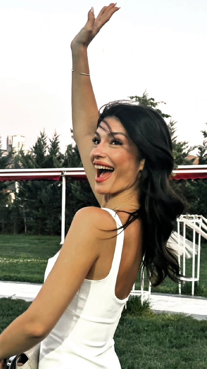 Zeynom meleğim bitanem doğum günün kutlu olsunn dilerim her zaman yüzünden gülümsemen hiç eksik olmasin sağlıklı huzurlu başarılı sevdiklerinle beraber nice mutlu yaşlarına her şey gönlünce olsun senii çok seviyorum  iyi ki zeynom olmuşsun güzel kalplimmm iyi ki varsın 🎀🧚‍♀️🤍