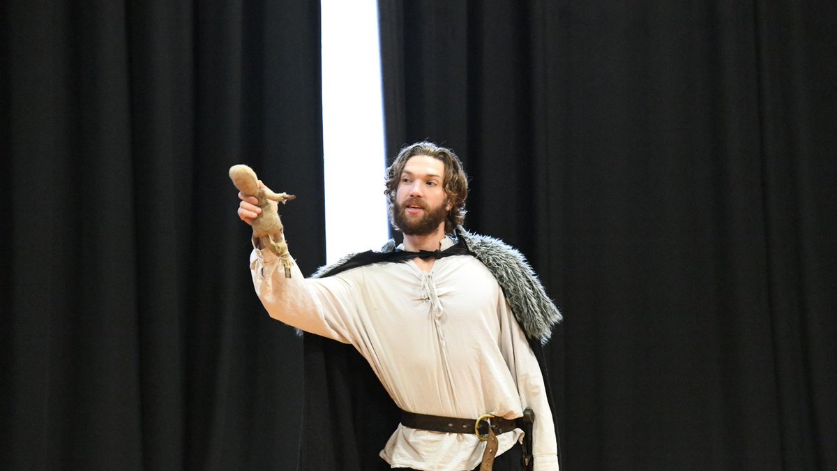 Today, our Year 5s were treated to a Macbeth performance. The performance heavily relied on audience participation which meant all of Year 5 were up on their feet and getting stuck in. We hope the Year 5s enjoyed the performance! #limitlesslearning