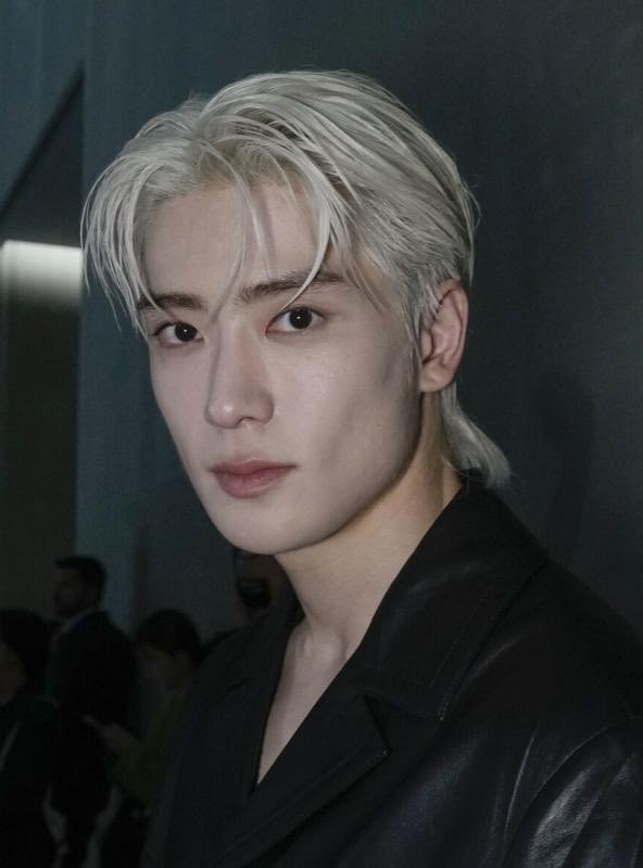 ADORE0214's tweet photo. JEONG JAEHYUN 🖤 https://t.co/YqwekFhVXN