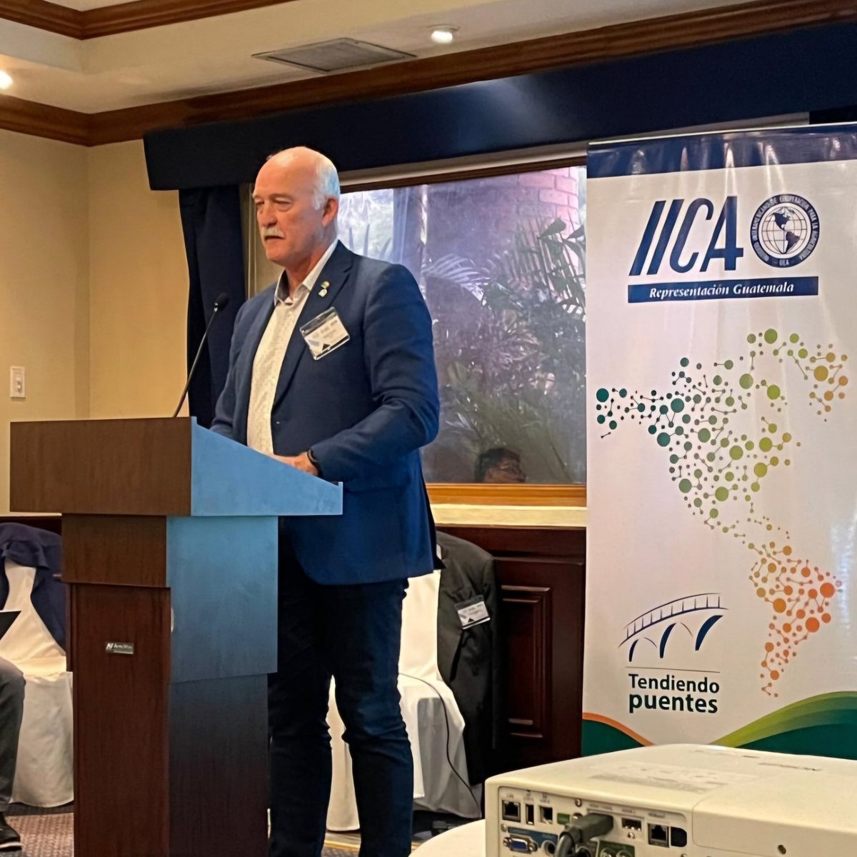 🗣️ Yesterday, #WFO Board Member <a href="/curb1961/">Keith Currie</a> spoke at the 5th Workshop for #Agriculture &amp; #ClimateChange Negotiators of the Americas, hosted by <a href="/IICAnews/">IICA</a> in Guatemala 🇬🇹.

He emphasised WFO's role in <a href="/UNFCCC/">UN Climate Change</a> &amp; the #Farmers Constituency, urging <a href="/COP29_AZ/">COP29 Azerbaijan</a> to include farmers in