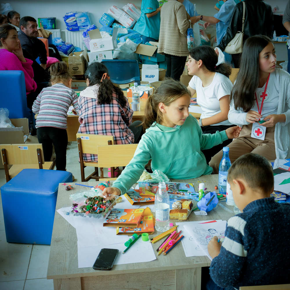 Since Sept 19 2023, over 100,000 people, including 30,000 children, were forcibly displaced from Artsakh.
From Oct 2023 to June 2024, Teach For Armenia reached 1,545 students in 38 schools across 8 regions with emergency education, humanitarian &amp; psychological support.