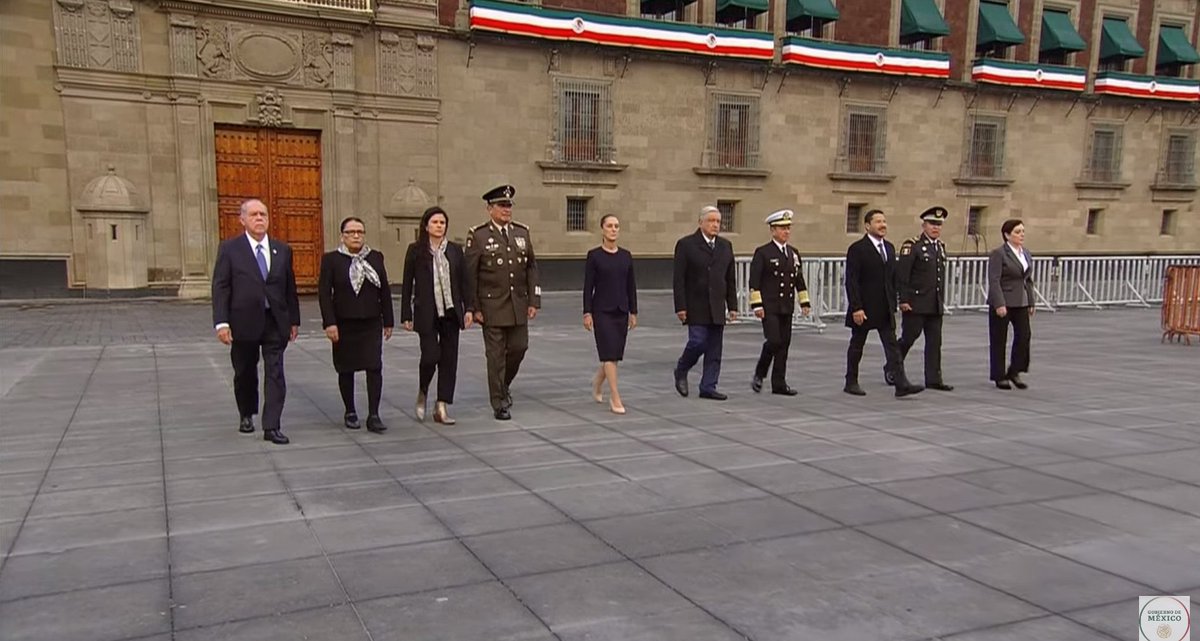 vampipe ⍨ (@vampipe) on Twitter photo No puedo con el cinismo de <a href="/Claudiashein/">Claudia Sheinbaum Pardo</a> en el izamiento de bandera en memoria de los niños del Rébsamen.
No puedo. No puedo con el cinismo de <a href="/Claudiashein/">Claudia Sheinbaum Pardo</a> en el izamiento de bandera en memoria de los niños del Rébsamen.
No puedo.