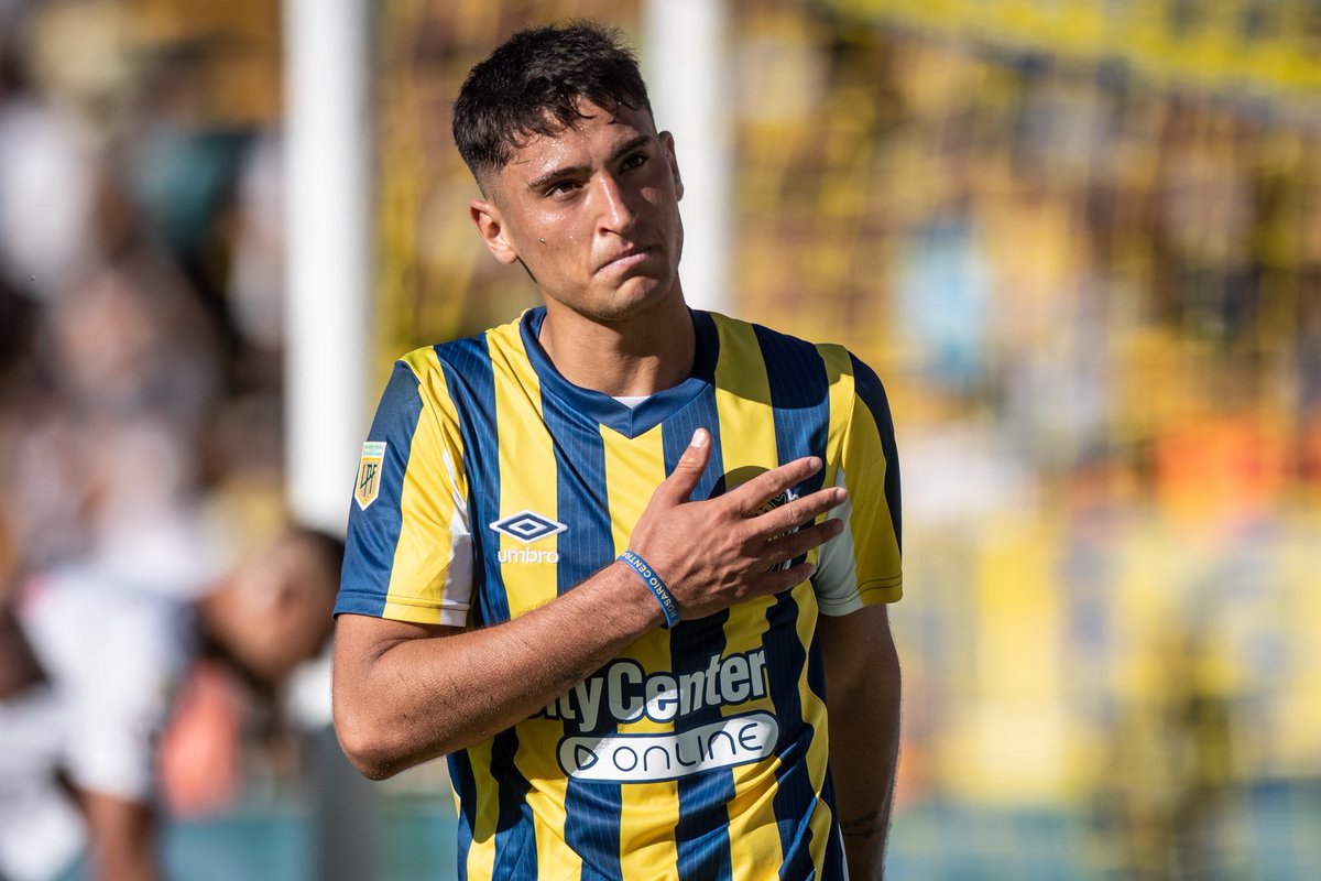 RosarioCentral's tweet photo. Esa forma de sentirlo como Nosotros 💙💛 https://t.co/Lh4wgplAeo