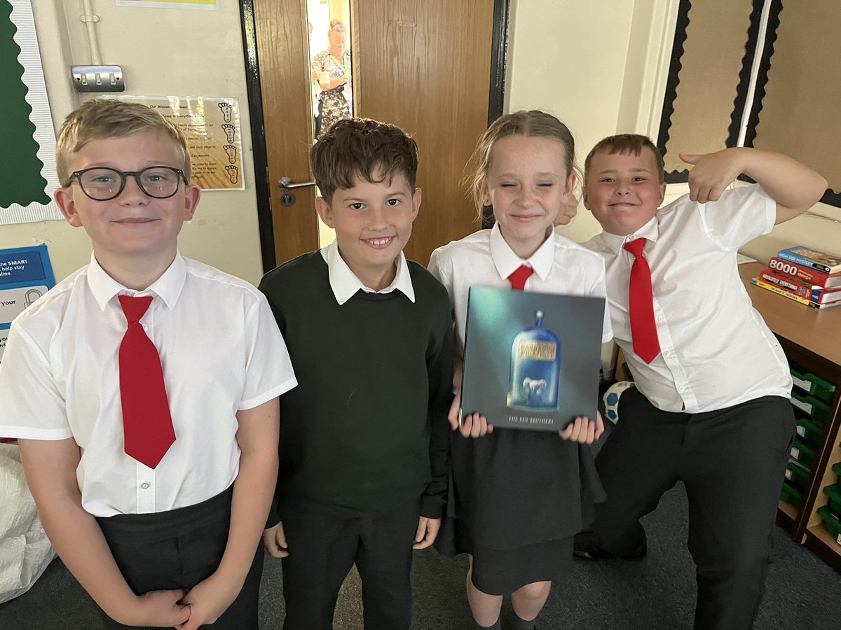 StMM_2021's tweet photo. 6G have absolutely loved sharing ‘The Barnabus Project’ by the Fan brothers. We created and described our own ‘perfect pets’. We also were inspired to create our own vision boards with our hopes and dreams for the future #perfectpets https://t.co/zSEdfA8kQd