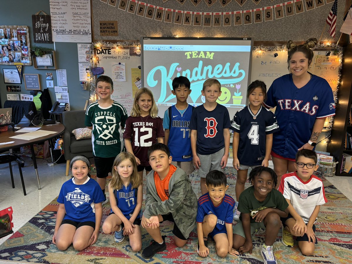 salls_HVE's tweet photo. TEAM KINDNESS 💙🐾 @LewisvilleISD  #LISDbeKind #everyONE #kindnessweek https://t.co/HQxiGSjOVP