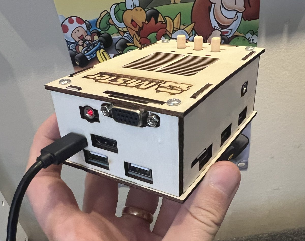 DanVsPixels tweet media