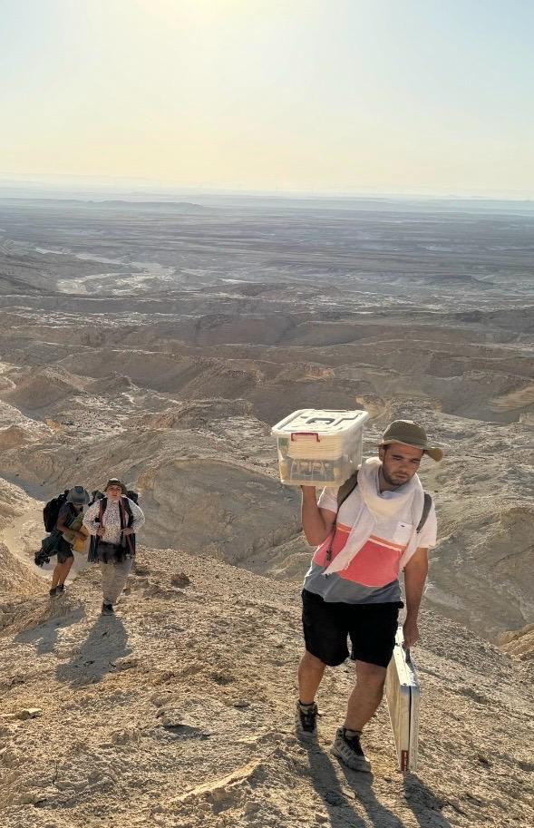 BobcatsDiscover's tweet photo. This summer Belal Salem, a PhD student in O’Connor Lab &amp; member of the Egyptian Sallam Lab team, worked w/MUVP in Egypt, researching Cretaceous fossils &amp; inspiring young students passionate about paleontology!🦖From the lab to the field, it’s been a true journey of discovery! https://t.co/6gQuGRtVyl