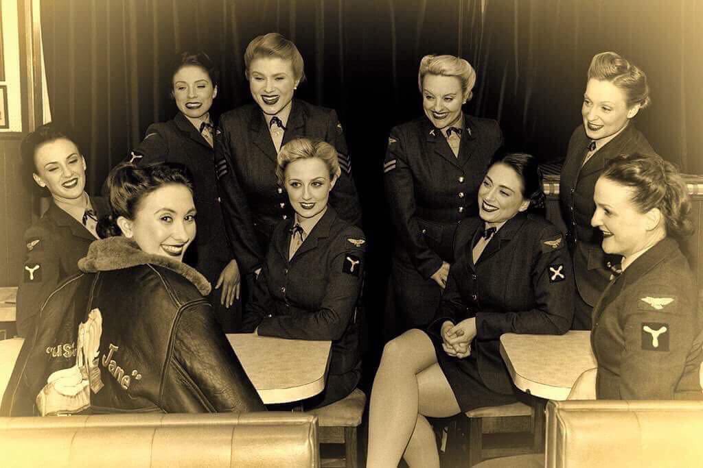 We have two very lovely events happening today! 

We have a Darlings trio performing for a very special D-Day Veterans event at Jaguar Land Rover 💌

And our delectable Darlings duo are heading to RAF Marham to entertain for a Battle of Britain memorial dinner 🤎

#DDAY80 #DDAY🫶