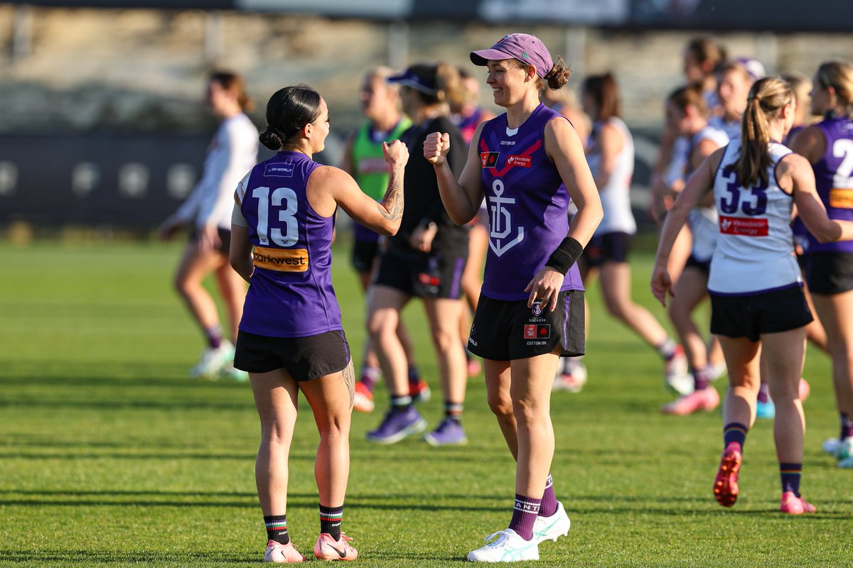 handshake prep 🤝🤜🤛🤙

#foreverfreo <a href="/ebonyantonio12/">Ebony Antonio</a>