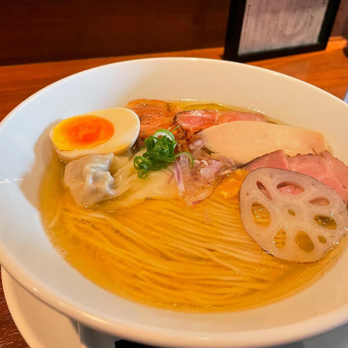 atsushi6589's tweet photo. 夏のラーメン祭り第14弾。大塚あじるくの特製塩ラーメン。鯵出汁超あっさりの無化調ラーメン。ヘルシーぽい。

夏のラーメン祭りは今回を持って終了です。みなさまありがとうございました🙏🍜 https://t.co/TVMQlvAkm4