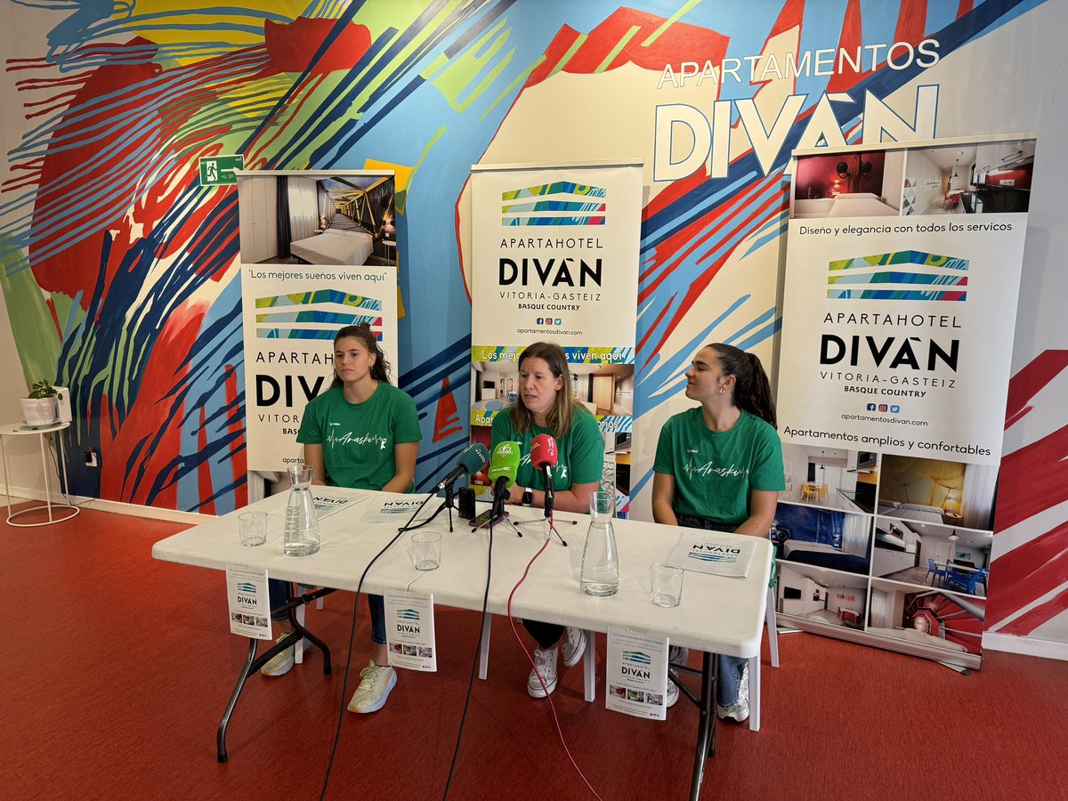 🎙️ ¡Hoy hemos presentado a <a href="/MontseBrotons16/">Montserrat Brotons</a> y <a href="/NataliaRguez1/">Natalia Rodríguezz</a> en <a href="/divanvitoria/">Apartamentos Diván</a>!

La casa de nuestras jugadoras 🏠

#LaMagiadeMendi #MendikoMagia