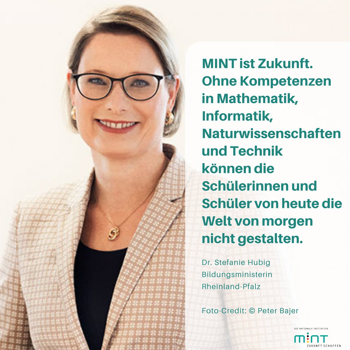 Am Montag findet unsere Ehrungsfeier der MINT-freundlichen und Digitalen Schule in Rheinland-Pfalz statt.🥳

Bildungsministerin Dr. Stefanie Hubig sagt hierzu:
„MINT ist Zukunft. Ohne Kompetenzen in Mathematik, Informatik, Naturwissenschaften und Technik können die Schülerinnen