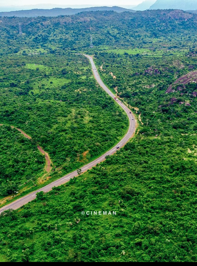 Frame 1: Riyom Rocks
Frame 2: Kura Falls, Gwoll. 
Frame 3: Kerang, Mangu
Frame 4: Central Plateau views.
📸: <a href="/andychantu/">Cinéman</a> 
#DiscoverJos