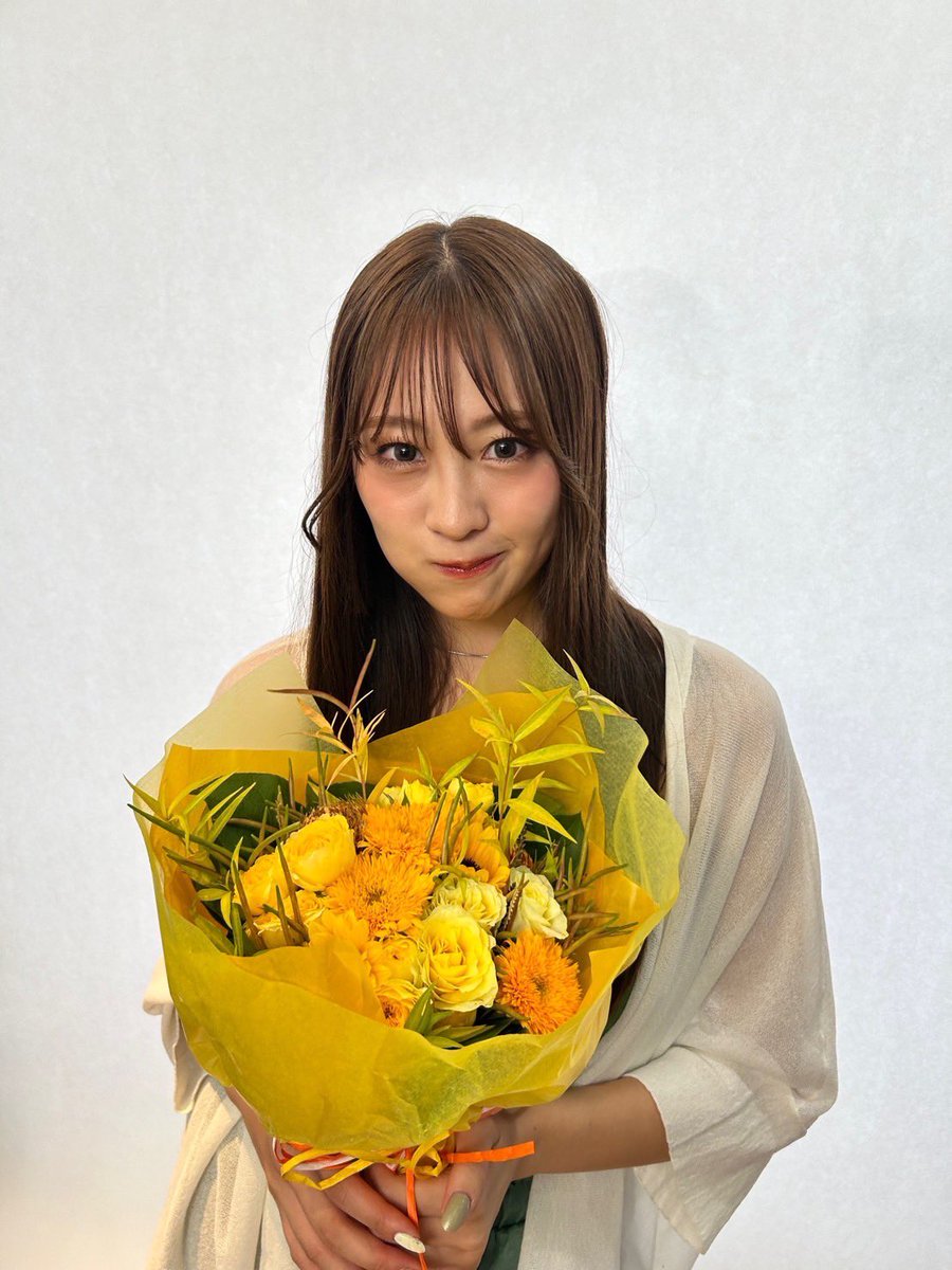 lol_avex's tweet image. ˗ˏˋ 撮影オフショット公開📸 ˎˊ˗
Abemaで放送中のTimeTreeのCMにmocaが出演しています!✨️
撮影の裏側を撮影したのでお届けします🤭
笑顔溢れる楽しいCM撮影でした♪
 @TimeTreeApp_JP 
@lol_moca 
 #lol  #エルオーエル
 #timetree  #cm撮影 
 #moca