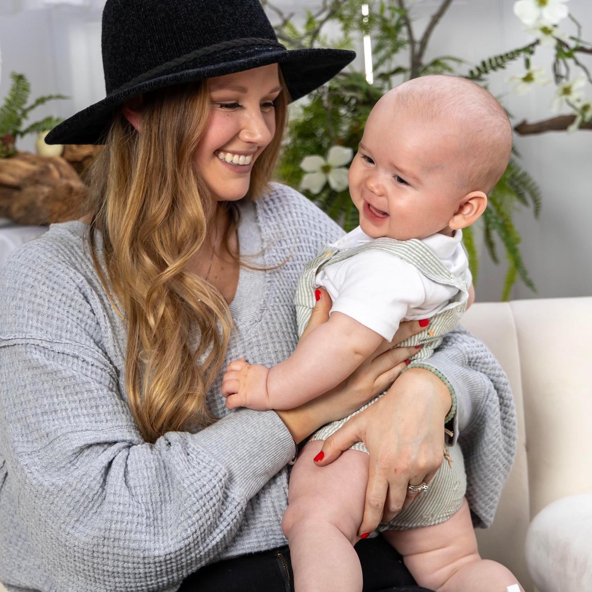 Vyviess's tweet photo. Happy Birthday to the most incredible woman, @thekatebaby! 🎉 You amaze me every day with your kindness, strength, and love. Watching you be the best mother to our kids makes me so proud. Grateful for you always. Here’s to celebrating YOU today and every day! ❤️ #SuperMom https://t.co/4MDJ3kmSop