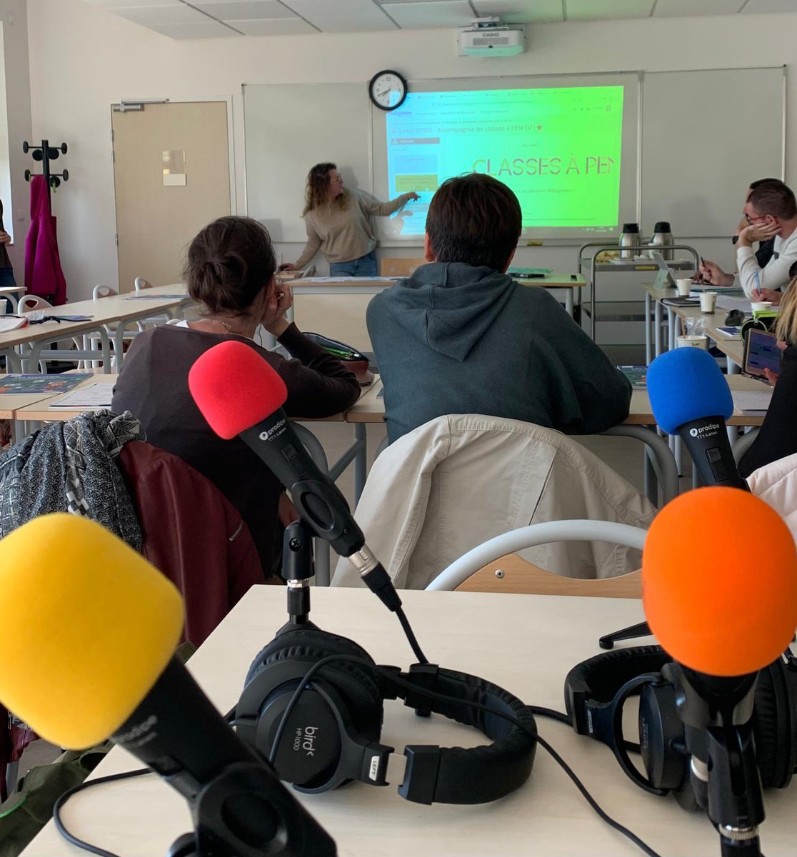 #ClassePEM 2024-2025 c’est parti ! 1ère journée de formation des profs engagés autour d’une classe à PEM dans l’<a href="/ac_orleanstours/">Académie d'Orléans-Tours</a> ! Cette année le <a href="/Clemi_ot/">EMI_Clemi Orléans-Tours</a> accompagne 3 établissements de l’académie. L’objectif : amener les élèves à développer leurs compétences en #EducMediaInfo