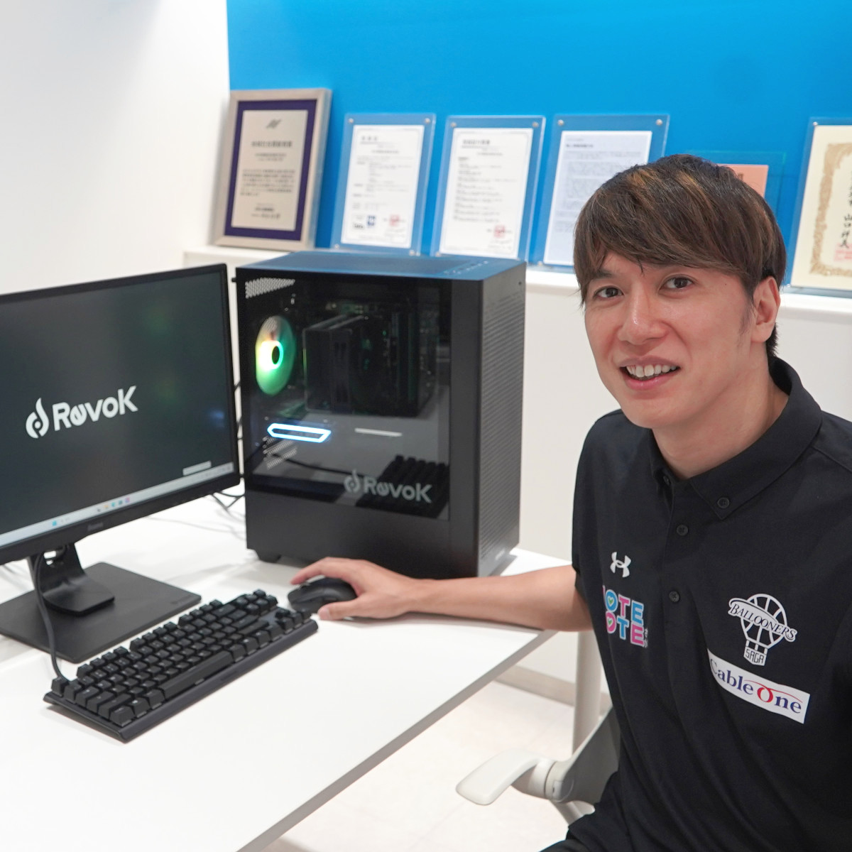 佐賀バルーナーズの山下キャプテンが来社されました！ 
RevoKを触っていただきました
FPSゲームが好きらしいですよ🎮
#佐賀バルーナーズ
<a href="/SagaBallooners/">【公式】佐賀バルーナーズ 🏀</a>