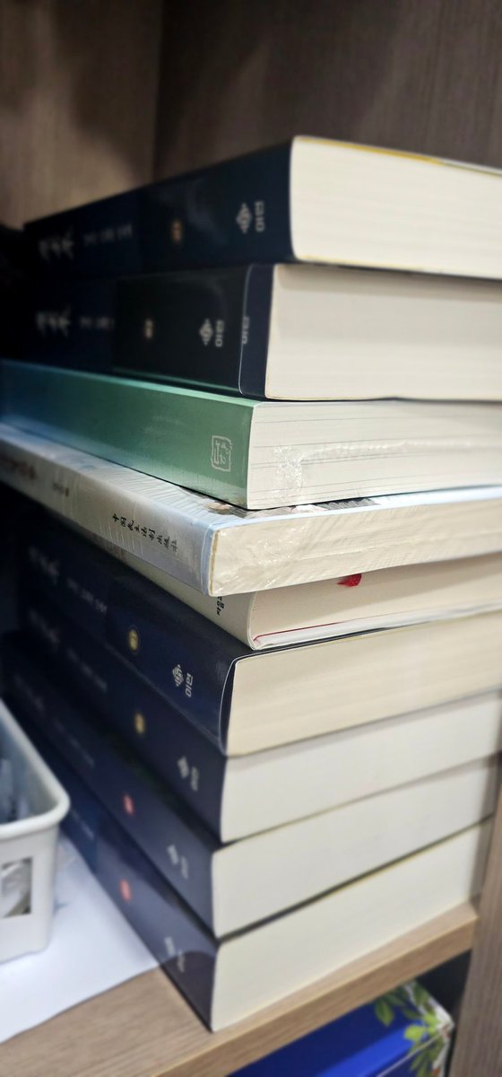 Aso_hee's tweet photo. 이젠 집으로 택배를 받을수가없다.....
#흔한활자중독증 https://t.co/ByVeAME7Mi