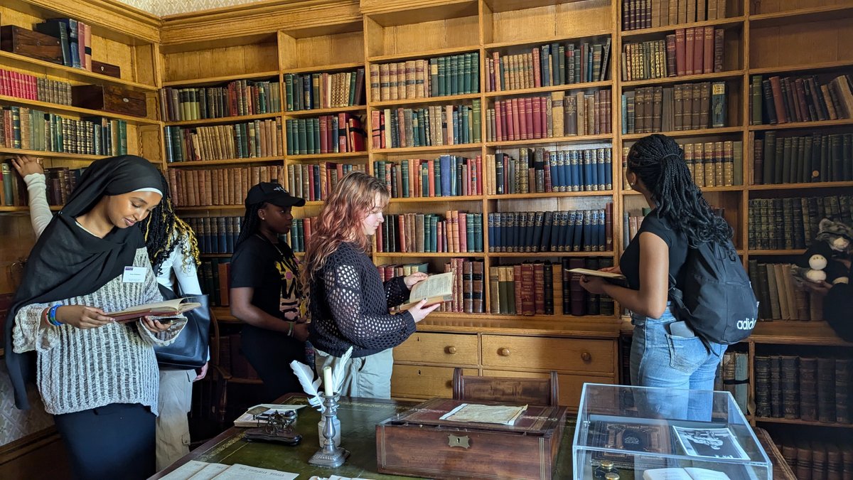 uomsoss's tweet image. The @MancPhilosophy Department hosted a Women in Logic Summer School, empowering 16-18 year olds &amp;amp; addressing gender underrepresentation. 
Read all about it here: (manchester.ac.uk/about/news/sum………) 
Congrats to all involved; excited for next year! #WomenInLogic #WomenInPhilosophy #UoM