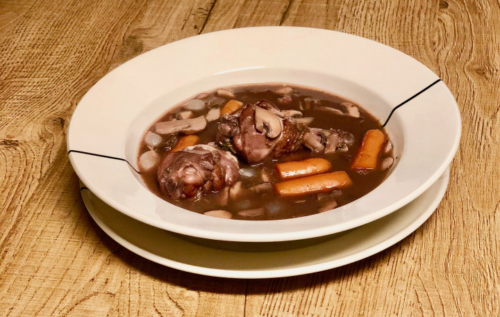 super savoury coq au vin

This super savoury coq au vin is the ideal recipe to change from summer season to autumn. This French slow cooking one pot recipe is really delicious.

#autumn #chicken #coqauvin #French #rooster
surprising.recipes/2019/09/22/sup…