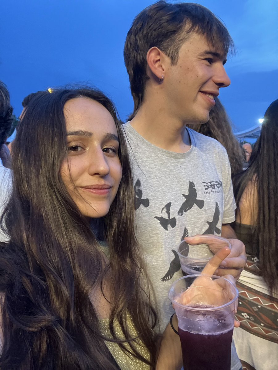 palomaa_ab's tweet photo. Un año más solo vuelvo a tw para felicitarte, esta vez un día tarde porque hemos pasado el día juntos.
Felices 23, tu número de la suerte. Cada día te quiero más, más alto, más fuerte, más claro 🫶🏽 https://t.co/gClyN2O1Ct