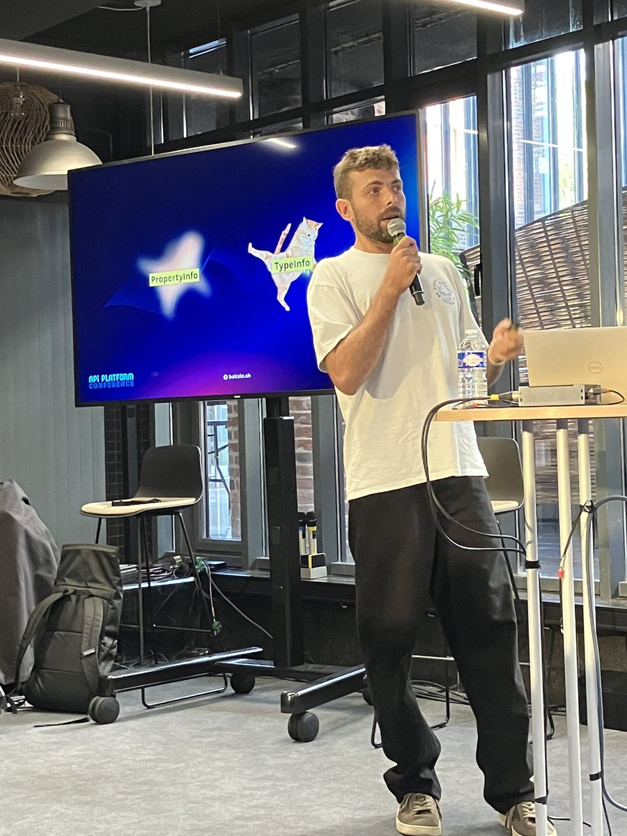 BakslashHQ's tweet image. 🚀Our cofounder @matarld is on stage talking about serialization, performance and cats with @ApiPlatform! #APIPlatformCon