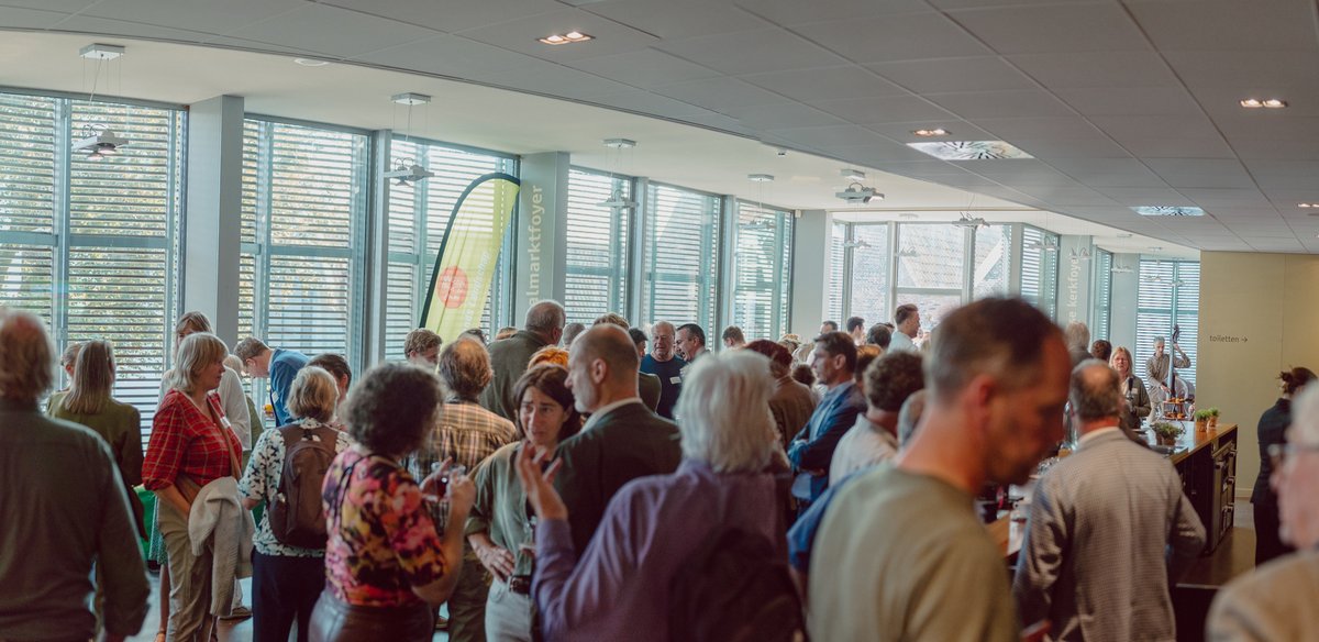 Gisteren was het feest! 🥳 We vierden ons 90-jarige bestaan met een feestelijk symposium! Een inspirerende middag waarin we, na een reis door het verleden in een vooruitblik op de toekomst, het startschot gaven voor onze nieuwe koers! 🌿