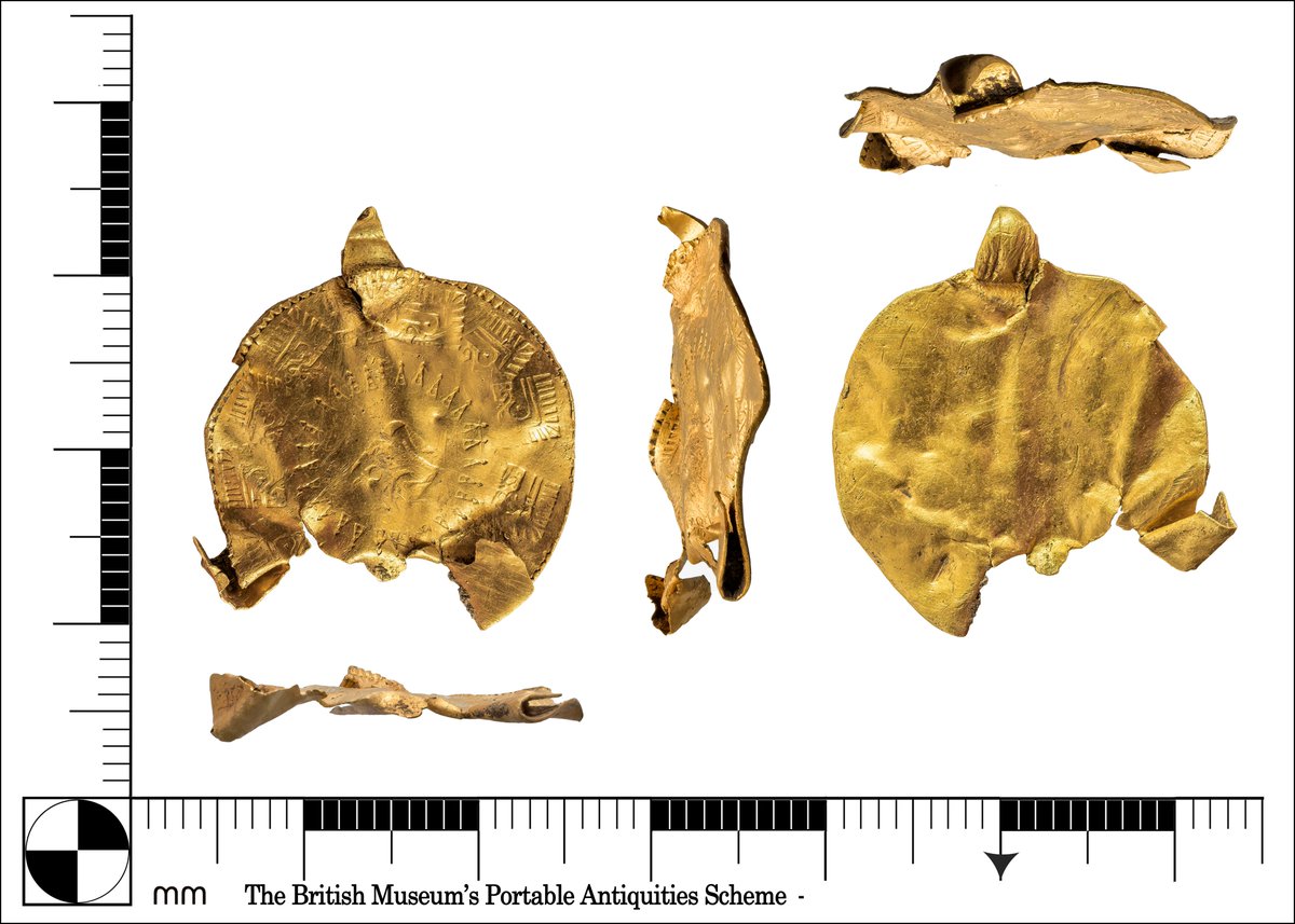 Many thanks to the finder of this Early Medieval gold bracteate, Michael Kerr, and to the landowner, for waiving a claim to a reward under the Treasure Act and allowing it go into the collection of <a href="/lincmuseumusher/">Lincoln Museum and Usher Gallery</a>  at no expense. finds.org.uk/database/artef…