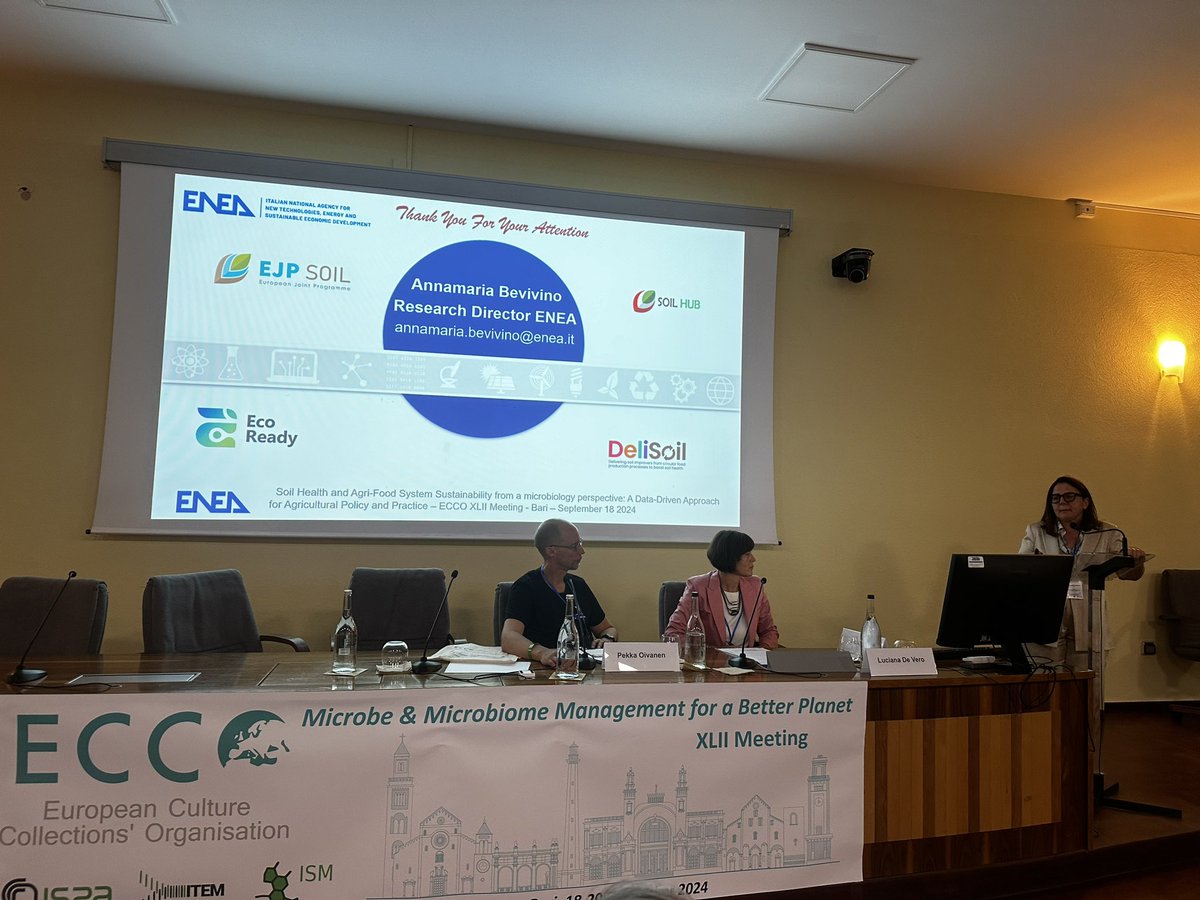 ECCO_Meetings's tweet image. Speakers share their research projects and expertise with the participants during the #ECCOXLII meeting in Bari 🇮🇹
